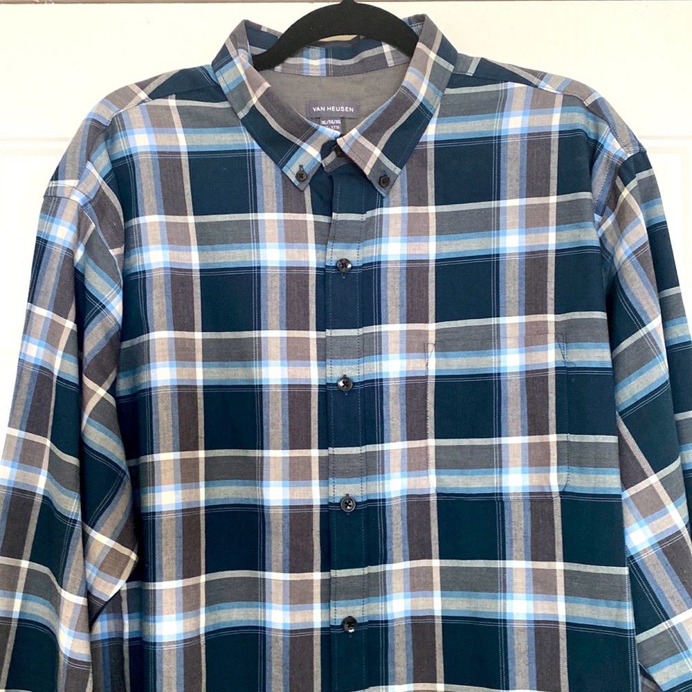 Van Heusen long sleeve dress shirt XL